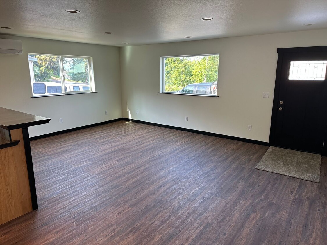 Primary Photo - Beautiful 2025 Construction Home with Too ...
