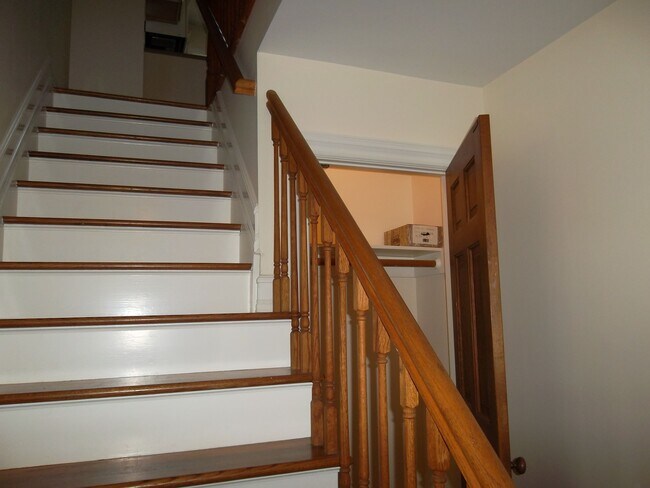 Foto del edificio - 44 Goose Hill Rd