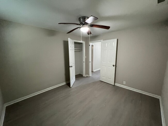 Building Photo - 617 W Granite Ave