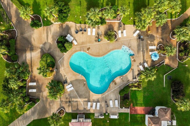 Building Photo - 2046 Beach Blvd