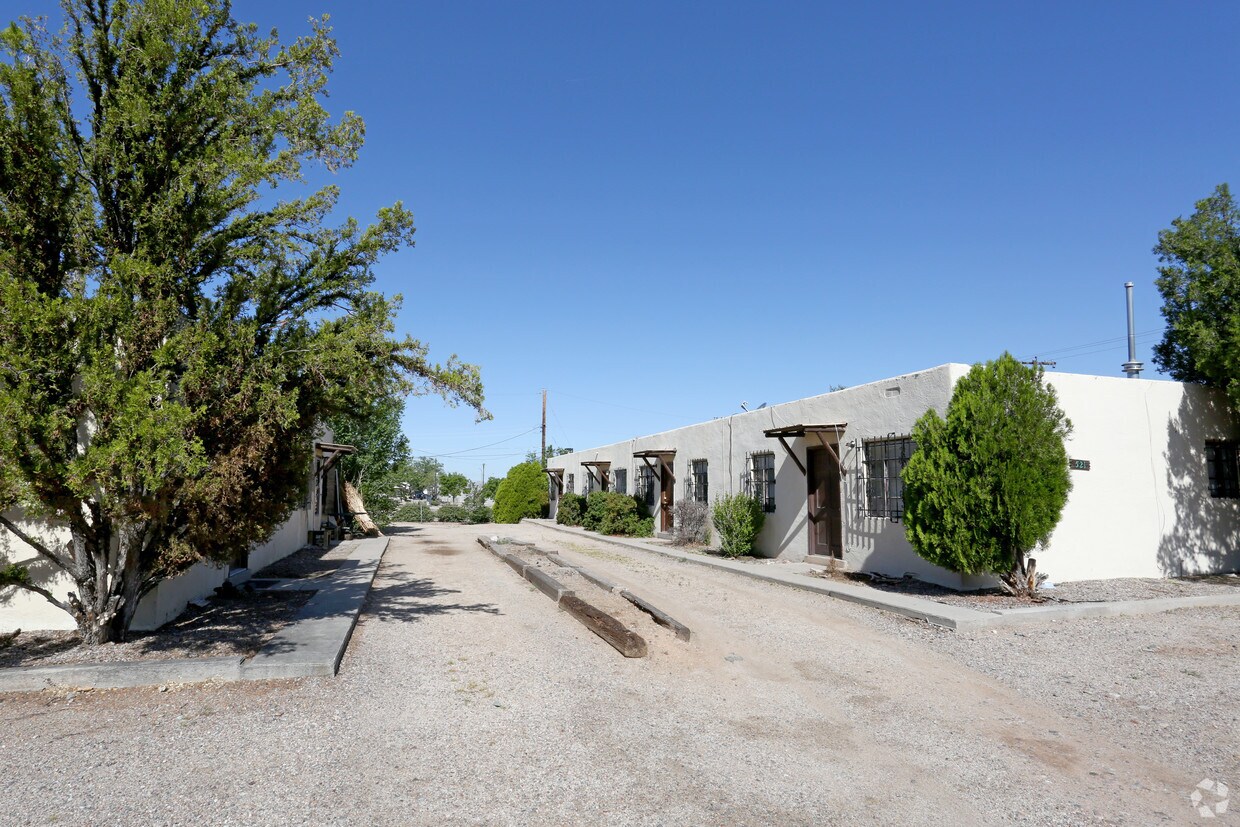 Foto principal - 521-525 Cedar St SE