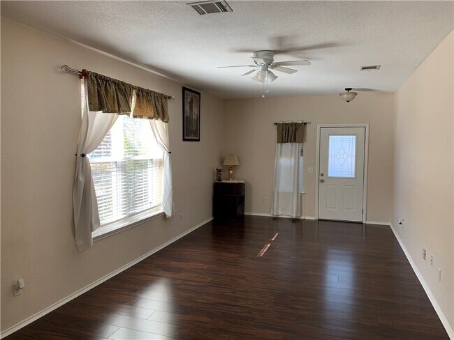 Building Photo - 8521 Columbia Falls Dr