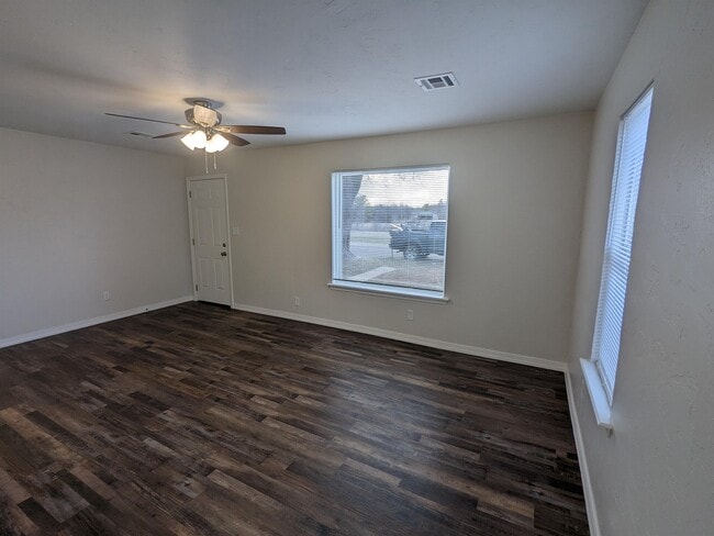 Photo - 835 S Burdick St House