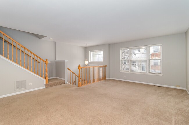 Building Photo - 520 Lincoln Station Dr