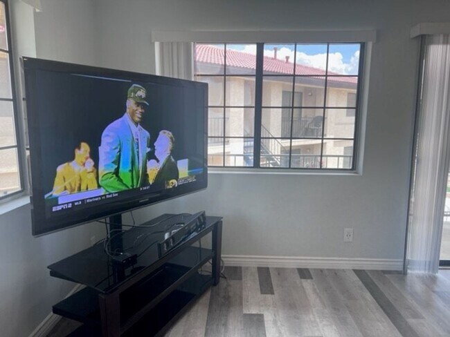 Foto del edificio - 1BR Furnished Recent Remodeled!!