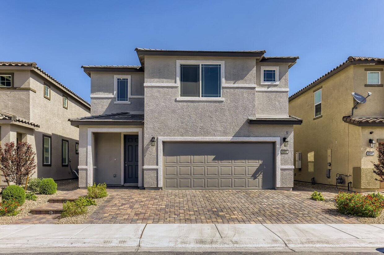 Foto principal - NW 4 Bed Solar Powered Home
