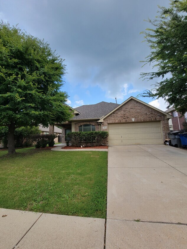 2633 Pine Trail Dr, Little Elm, TX 75068 House for Rent in Little Elm