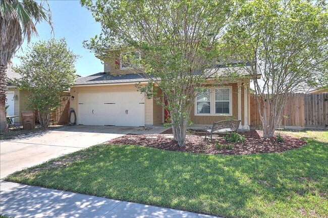 Building Photo - 2110 Encino Dr
