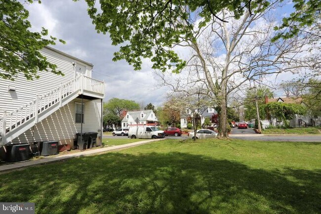 Building Photo - 1 Morton Pl