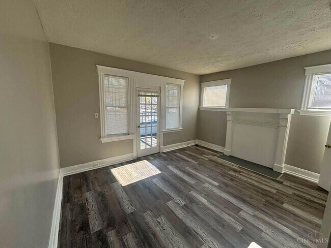 Foto del edificio - 3671 Vine St