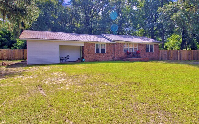 Foto del edificio - 313 Live Oak Church Rd