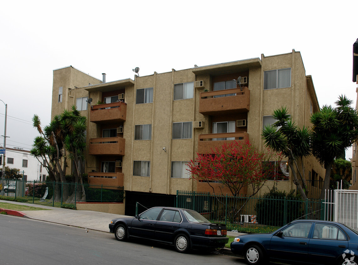 Foto del edificio - 4101 Oakwood Ave