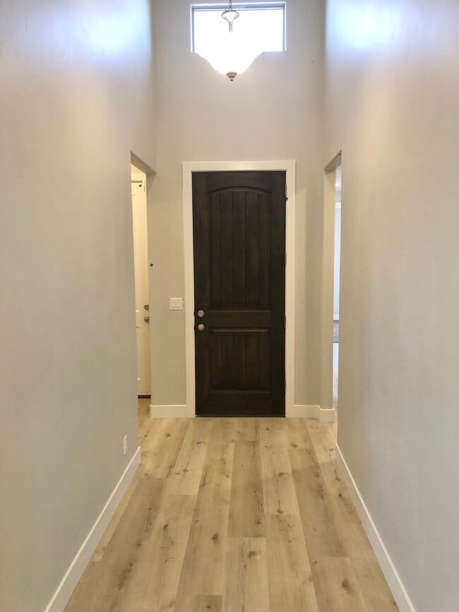 Building Photo - Beautiful Brio Home