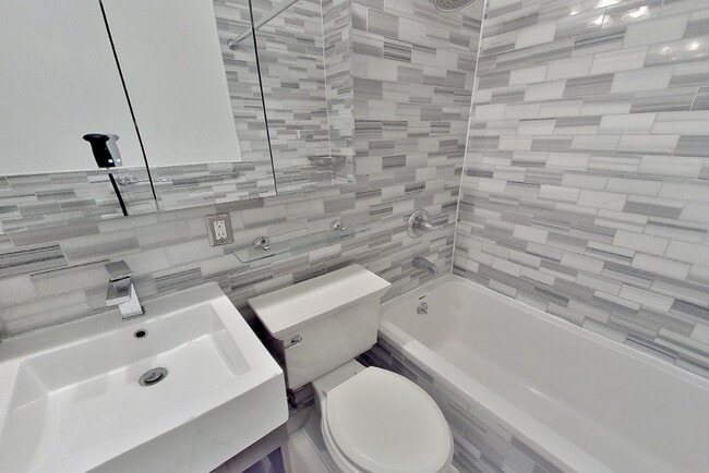 Foto del edificio - 432 E 13th St