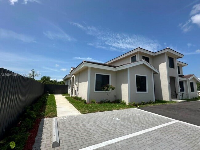 Foto del edificio - 12552 SW 194th St
