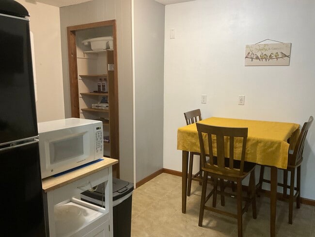 Building Photo - 16616 Irvine Ave NW