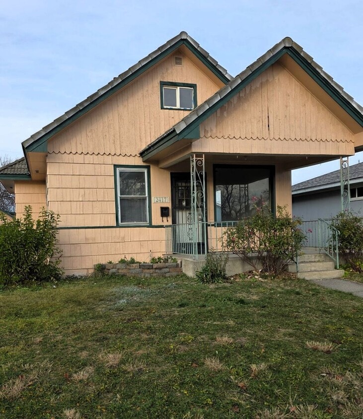 Foto del edificio - 3 BR/2 BA North Spokane Home