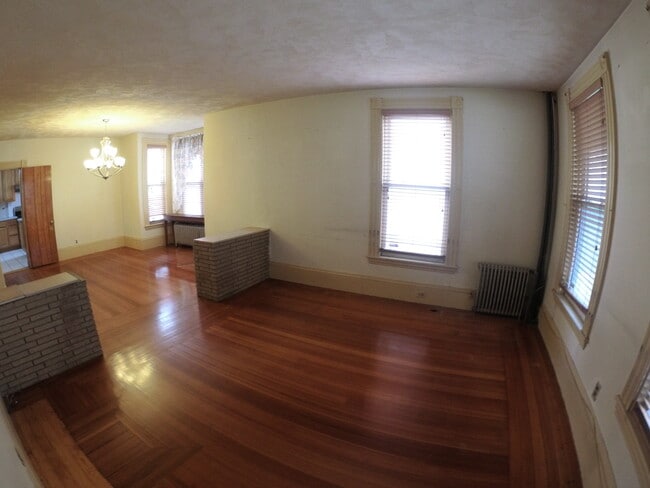 Building Photo - 14 Reedsdale St