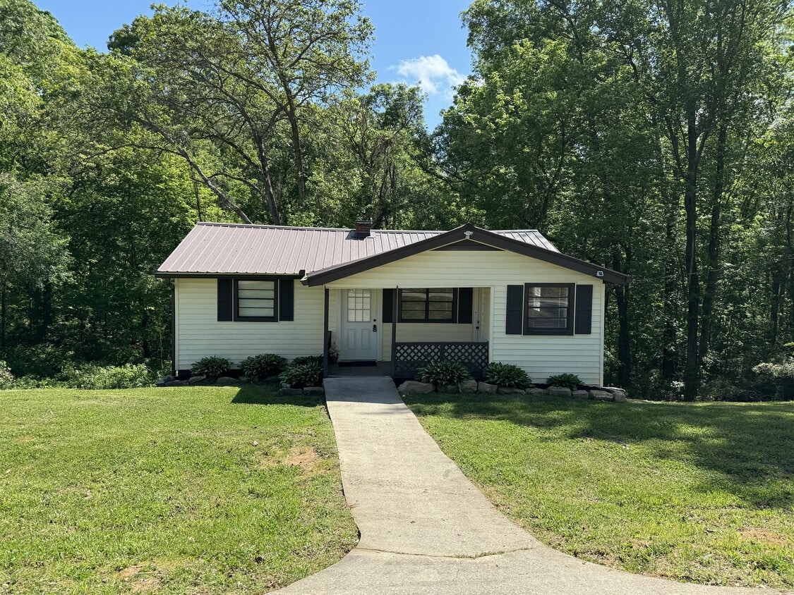 Foto principal - 746 Bishop Dr