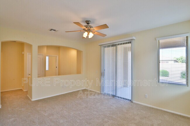Foto del edificio - 3400 E Packard Dr