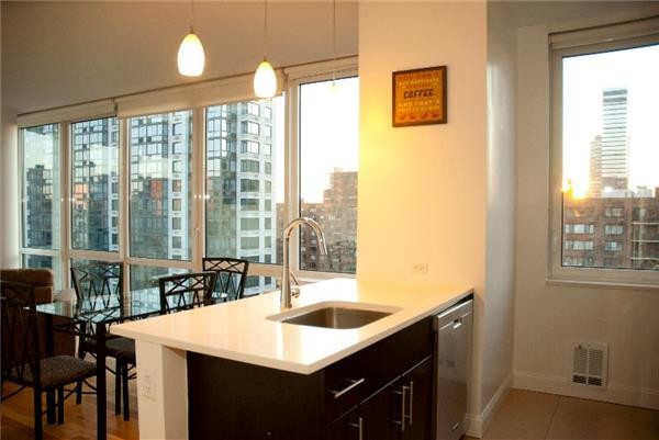 Foto principal - 805 Columbus Avenue