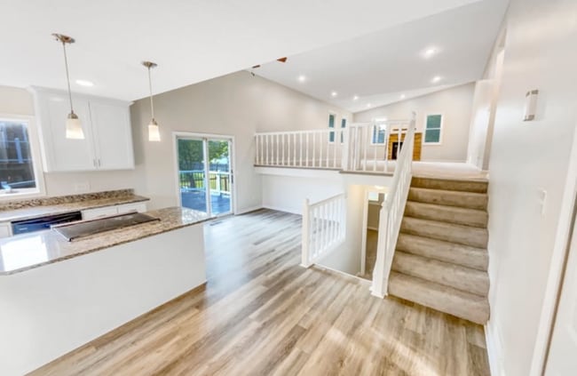 Building Photo - 377 Oakwood Dr