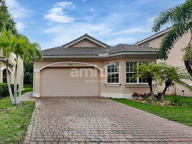 Building Photo - 996 NW Leonardo Cir