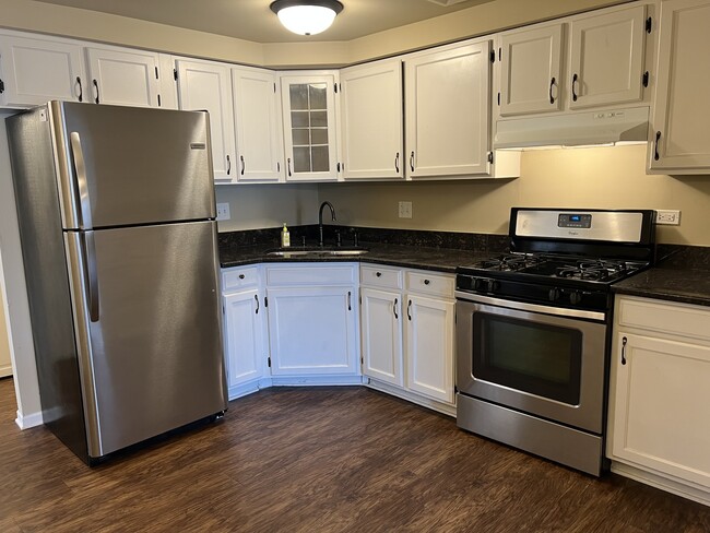 Building Photo - 1090 Pheasant Run Ln