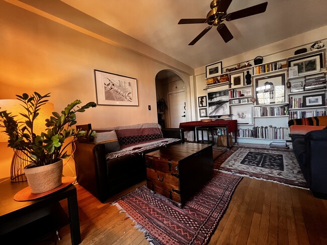 Foto del edificio - 4007 Connecticut Ave NW