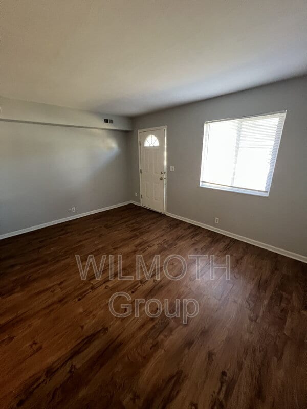 Foto del edificio - 318 N Clark St