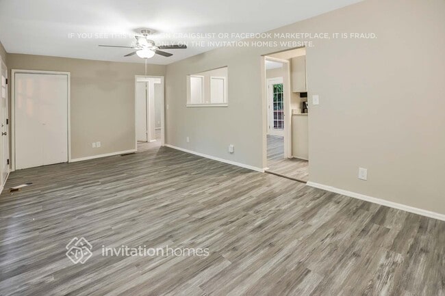 Building Photo - 3473 Pinehill Dr
