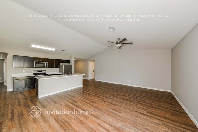 Foto del edificio - 22488 La Guardia Ave