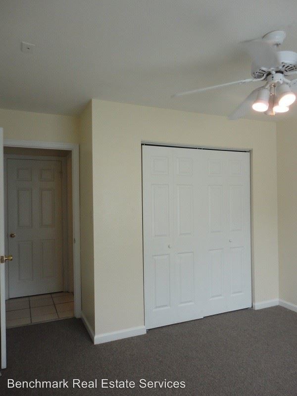 Foto del edificio - 2225 Timberwood Cir S