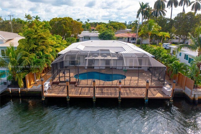 Foto del edificio - 1343 NE 104th St