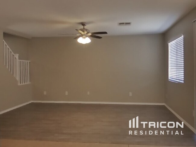 Foto del edificio - 43846 W Magnolia Rd