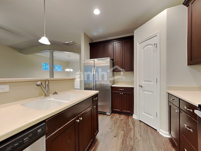 Foto del edificio - 510 Summer Hill Way