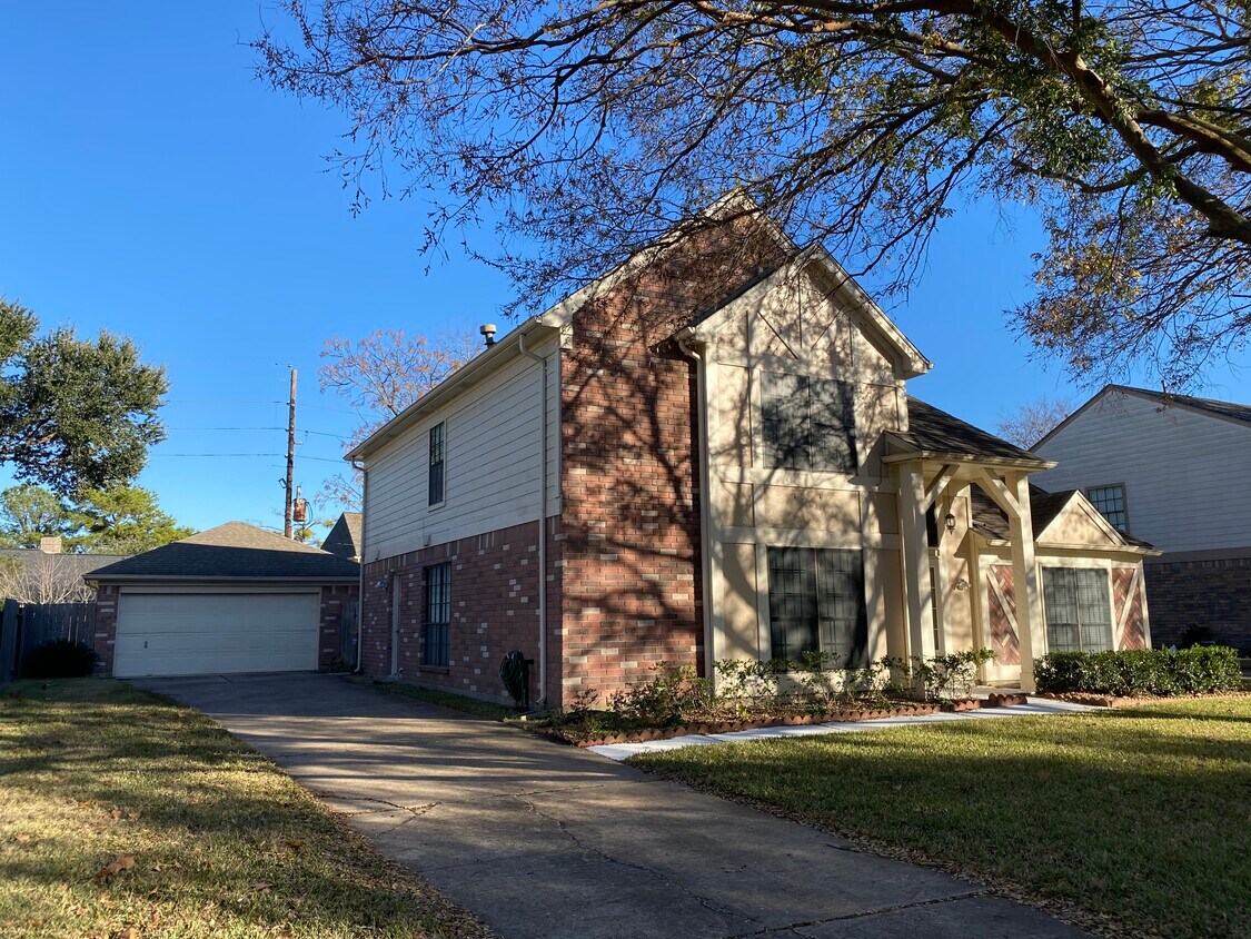 8731 Rocky Valley Dr, Houston, TX 77083 House Rental in Houston, TX