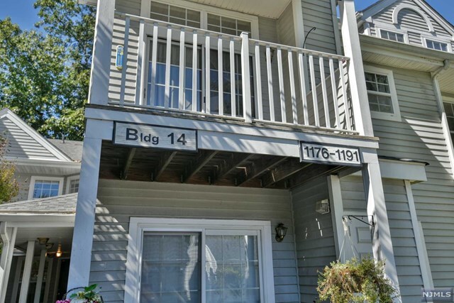 Foto del edificio - 1185 Richmond Rd