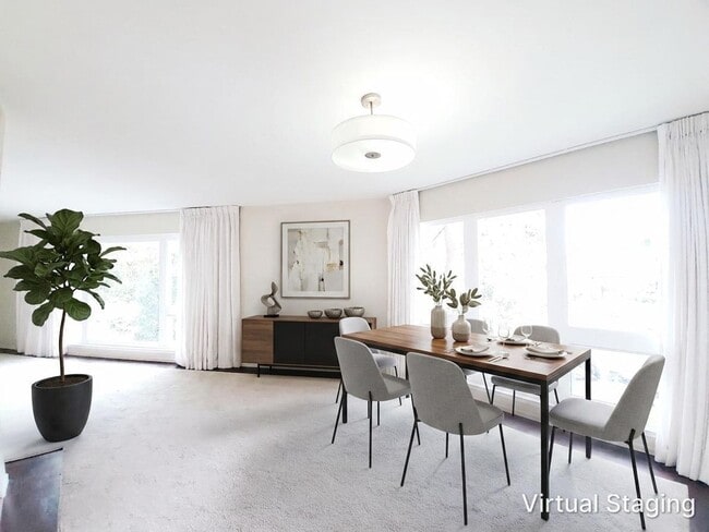 Foto del edificio - Lovely top floor condo unit; 2 bed/ 2 bath