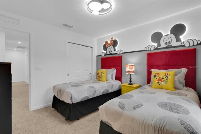 Foto del edificio - 2312 Zaballina Pl