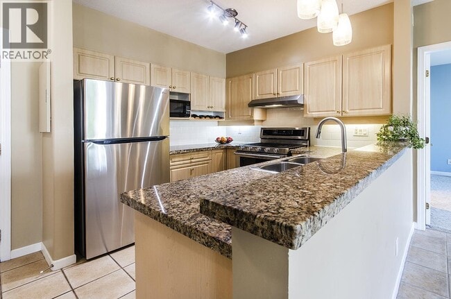 Building Photo - 3629 Deercrest Dr