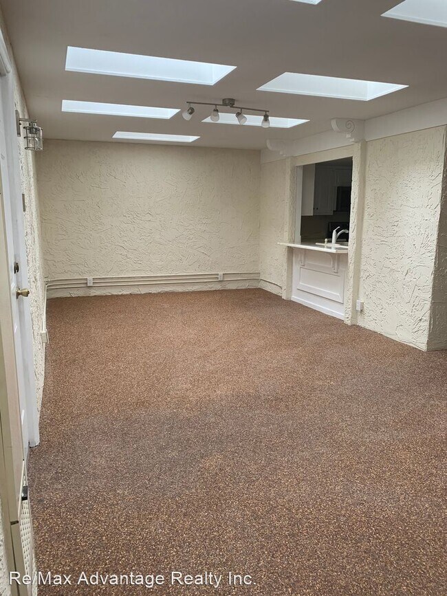 Building Photo - 3 br, 2.5 bath House - 14415 Club Villa Dr...