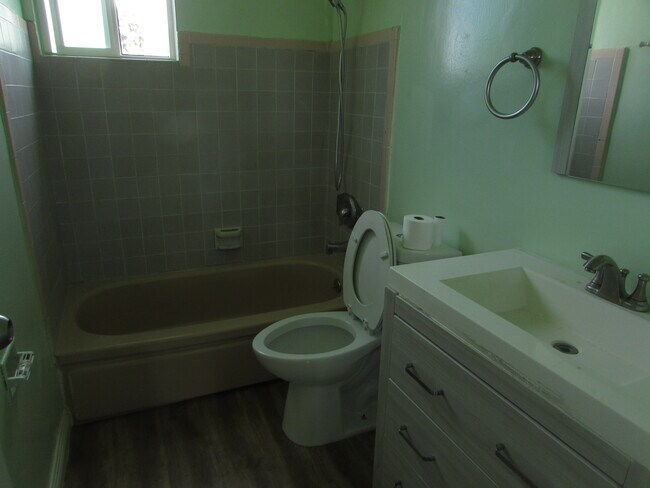 Foto del edificio - 1729 N Wilton Pl