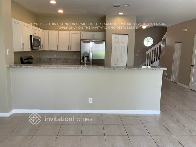 Building Photo - 2817 S Evergreen Cir