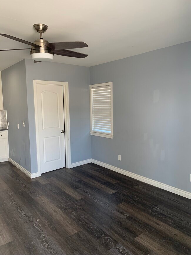 Living Area - 131 S Orange Ave