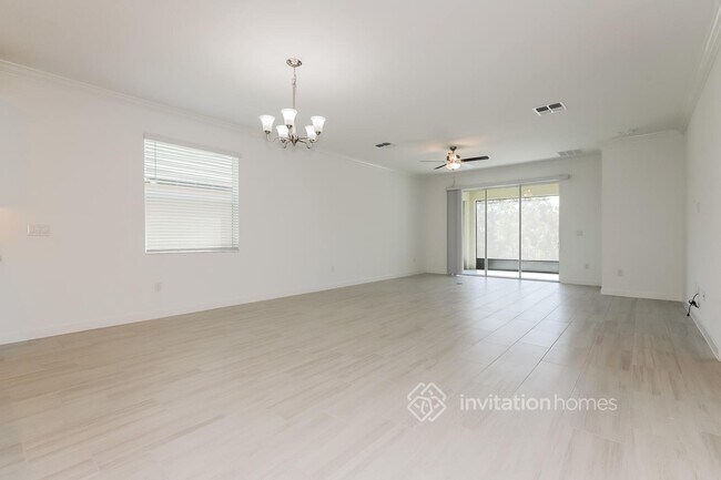 Foto del edificio - 14211 20th St E