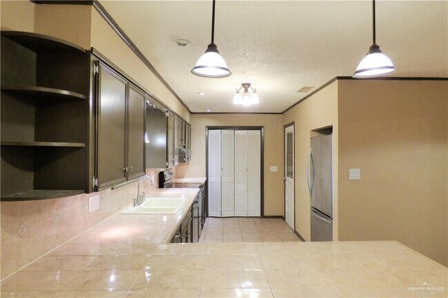 Foto del edificio - 1719 Primrose Ave