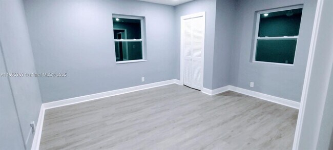 Foto del edificio - 849 W 2nd St