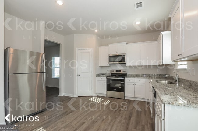 Building Photo - 3529 Bridgewood Dr