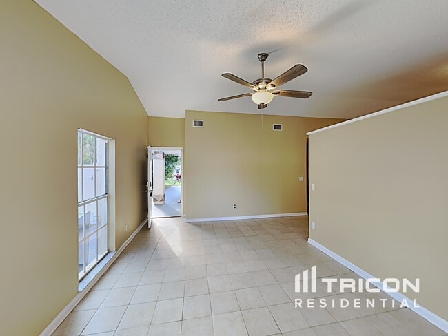 Building Photo - 10378 Rosemount Dr